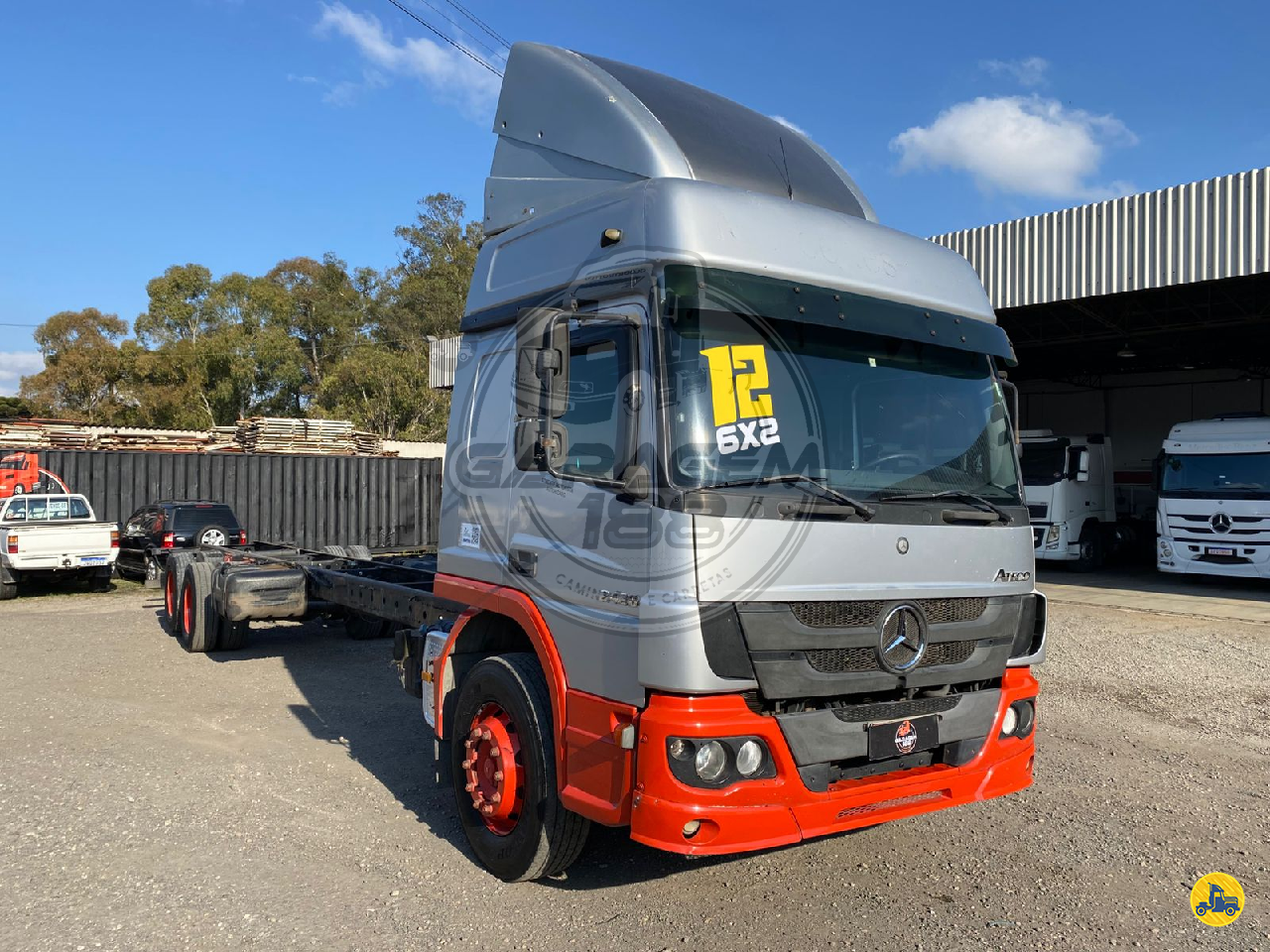 CAMINHAO MERCEDES-BENZ MB 2426 Chassis Truck 6x2 Garagem 188 Caminhões CURITIBA PARANÁ PR